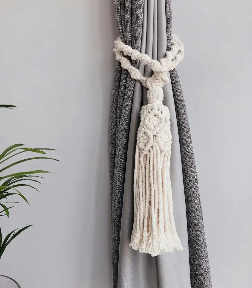 Curtain-Tiebacks-Live-IBT15100OSMCT000142