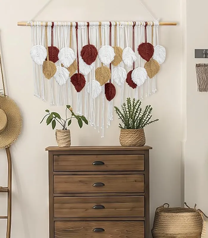 أوراق شجر مكرمية